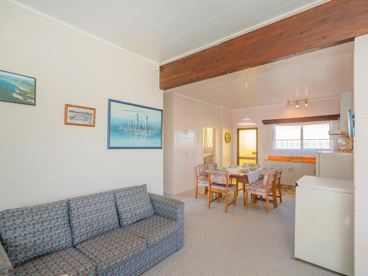 Cosy At Cooks - Cooks Beach Downstairs Unit Екстер'єр фото