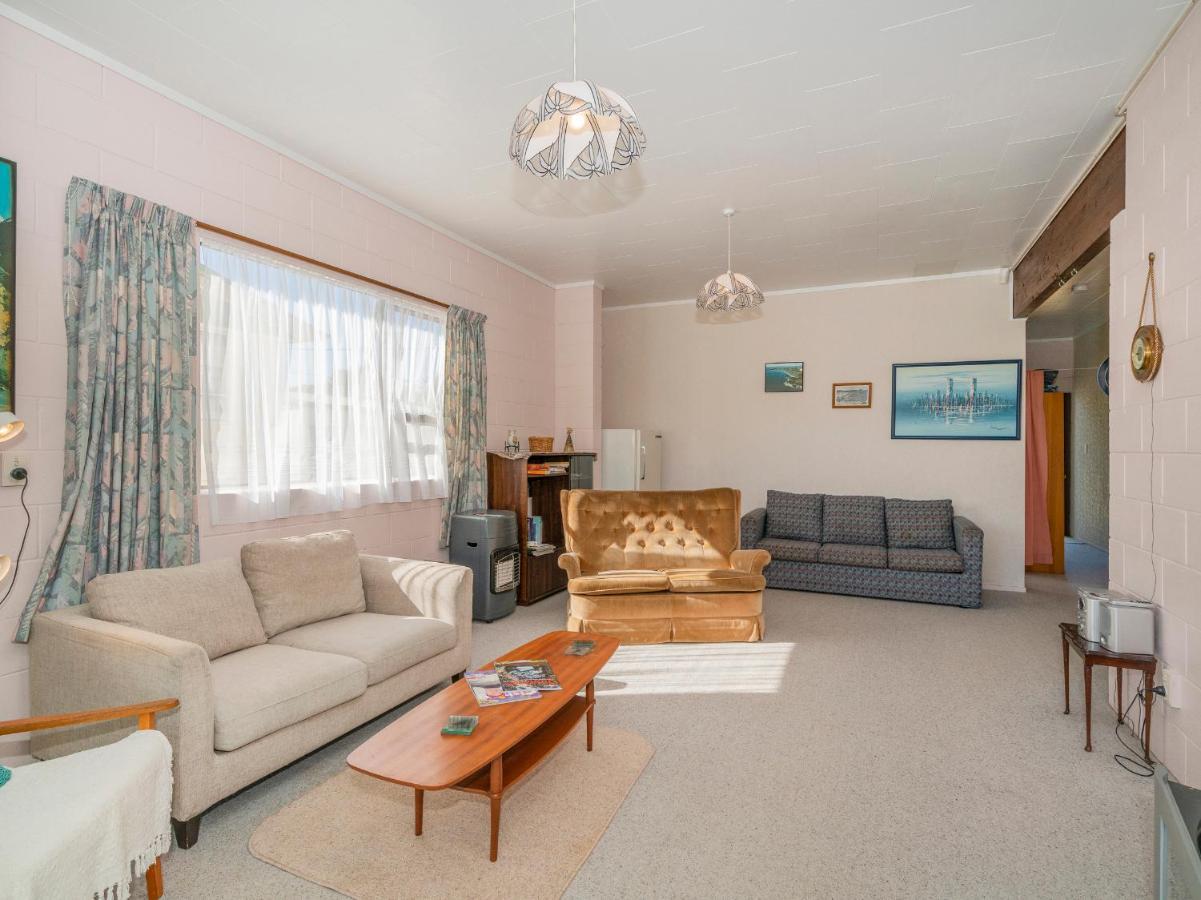 Cosy At Cooks - Cooks Beach Downstairs Unit Екстер'єр фото
