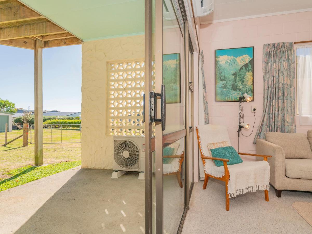 Cosy At Cooks - Cooks Beach Downstairs Unit Екстер'єр фото