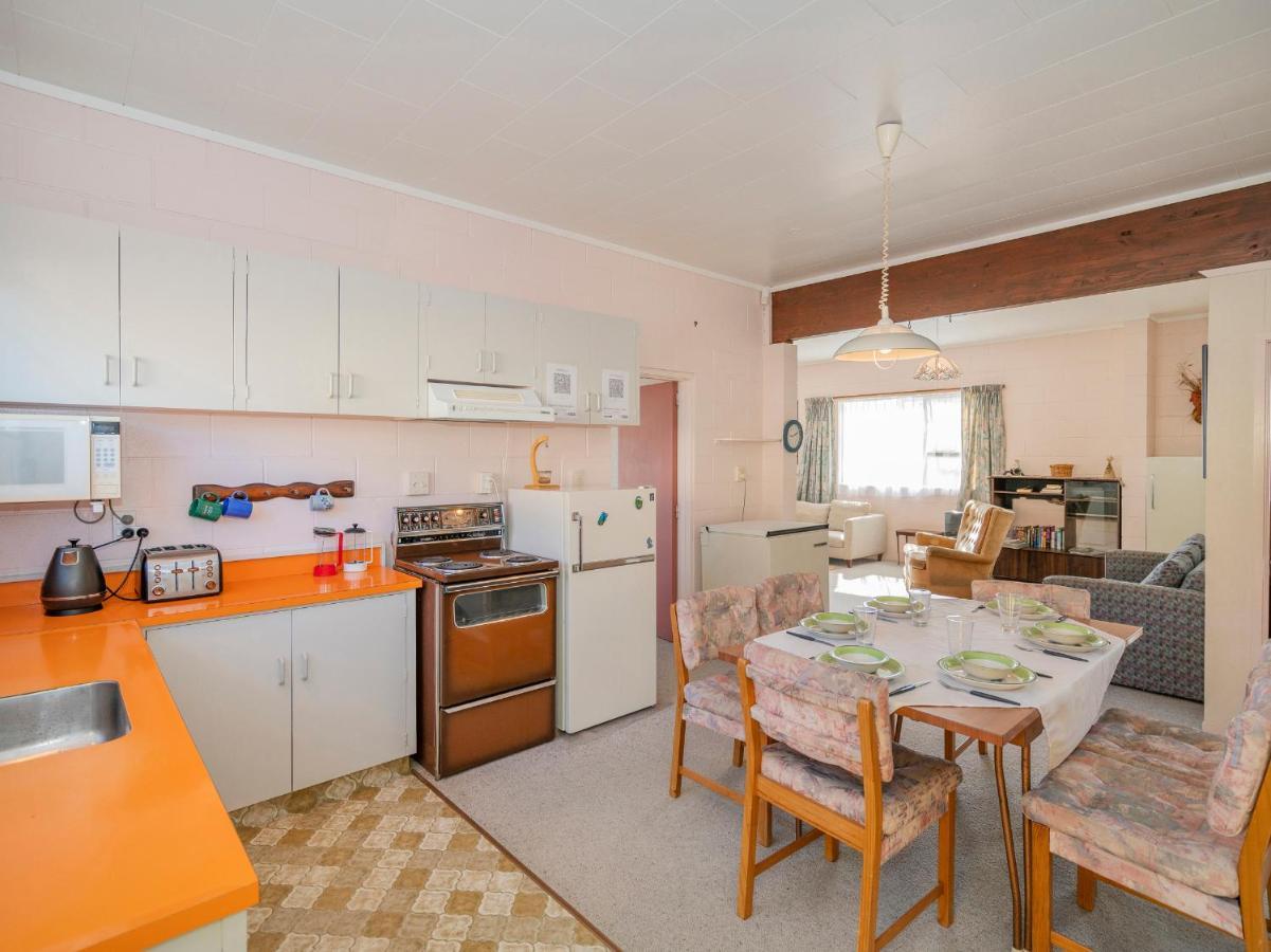 Cosy At Cooks - Cooks Beach Downstairs Unit Екстер'єр фото