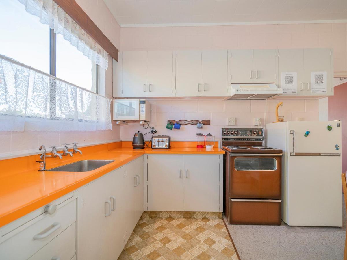 Cosy At Cooks - Cooks Beach Downstairs Unit Екстер'єр фото